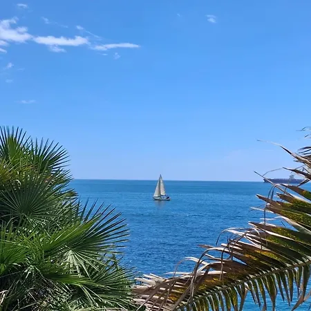 Willa Oasis - Sea View Pool, San Remo