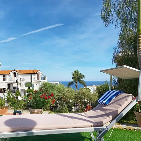 Oasis - Sea View Pool, فيلة