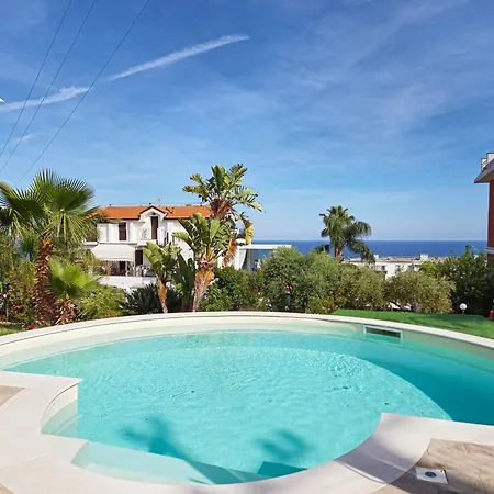 Oasis - Sea View Pool, فيلة سانريمو