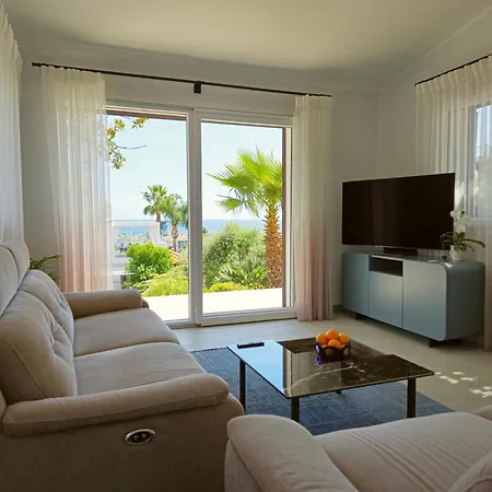 Oasis - Sea View Pool, فيلة سانريمو