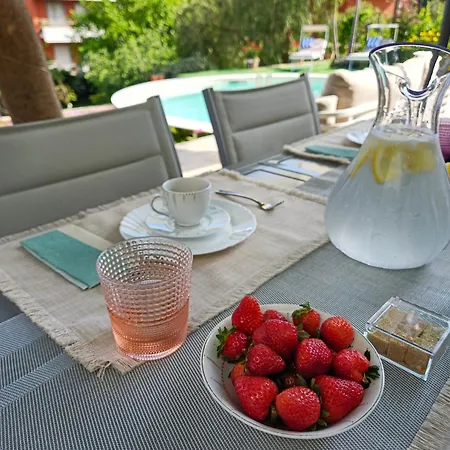 Oasis - Sea View Pool, فيلة